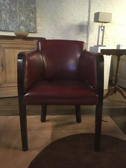 Fauteuil en cuir patiné à la main