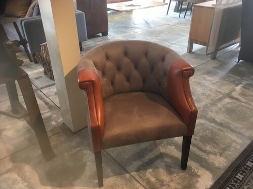 Combinaison de tissu et de cuir