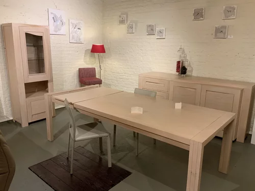 Nu 1.999€ ipv 6.696€ Eethoek EMOTION in bleke kers, inclusief tafel, dressoir en colonne