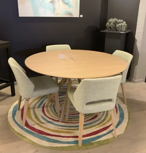 Nu 1.594€ ipv 3.188€ Massieve tafel ECLIPS met stoelen LENA