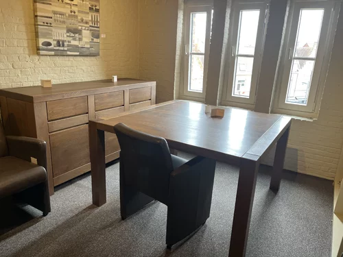 Nu 627€ ipv 2.090€ Tafel en dressoir LEERDAM in halfmassief hout
